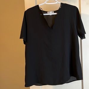 Scallop neck/short sleeve blouse